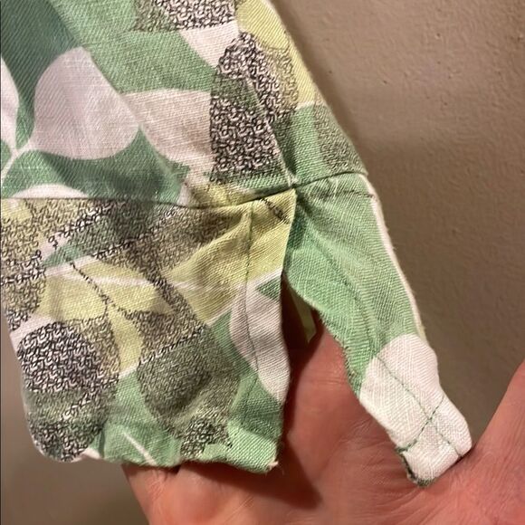 Linen Leaf Print Button-Up Blouse - Picture 5 of 11